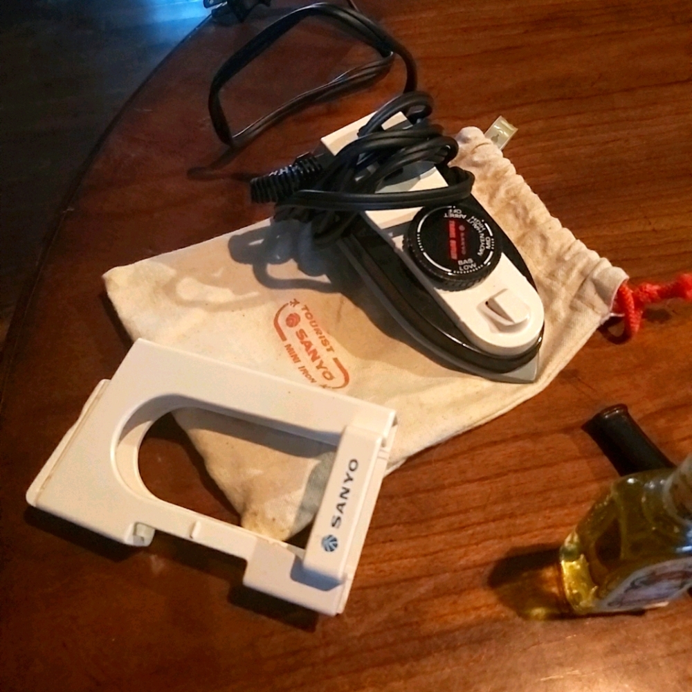 2/$40 SANY0 VINTAGE ANTIQUE IRON